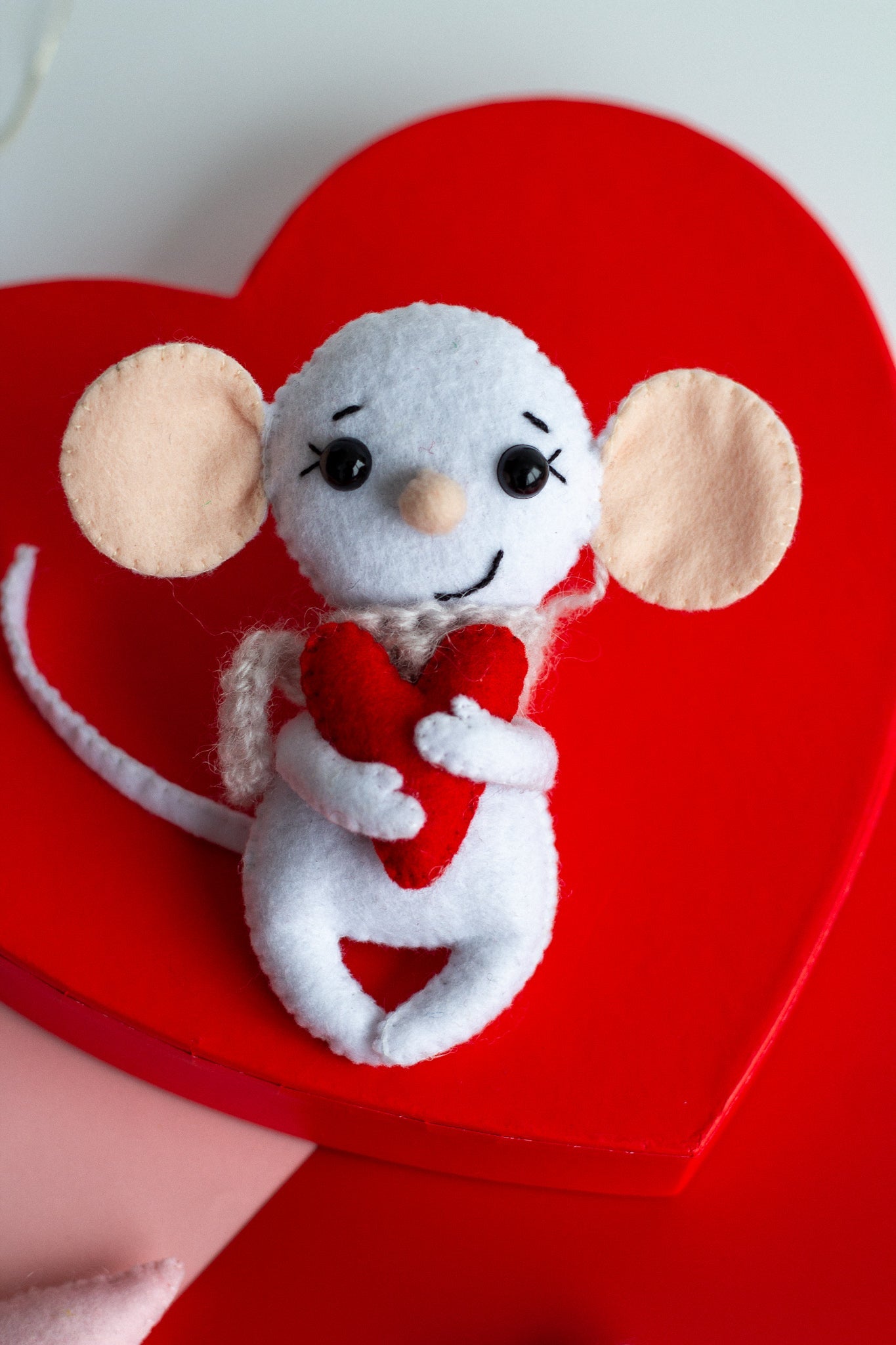 Felt Mouse With a Heart - WoollyFox
